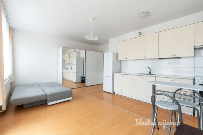 Pronájem bytu 1+kk, Praha - Kyje, Farkašova, 32 m2