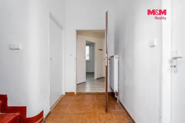 Prodej bytu 2+kk, Milovice, Mírová, 42 m2