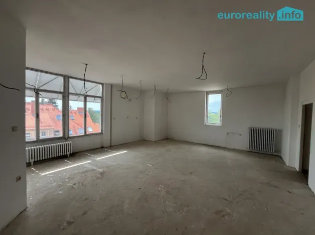 Pronájem obchodního prostoru, Mariánské Lázně, Příčná, 90 m2