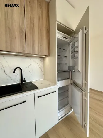 Pronájem bytu 1+kk, Třebíč - Nové Město, Modřínová, 38 m2
