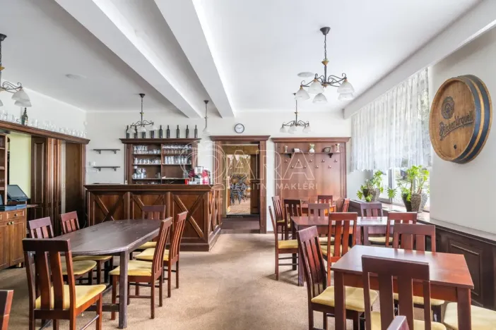 Pronájem restaurace, Doksy, Komenského, 261 m2