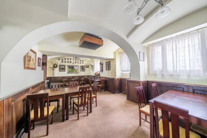 Pronájem restaurace, Doksy, Komenského, 261 m2