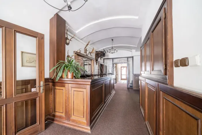 Pronájem restaurace, Doksy, Komenského, 261 m2
