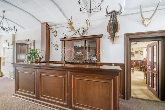 Pronájem restaurace, Doksy, Komenského, 261 m2