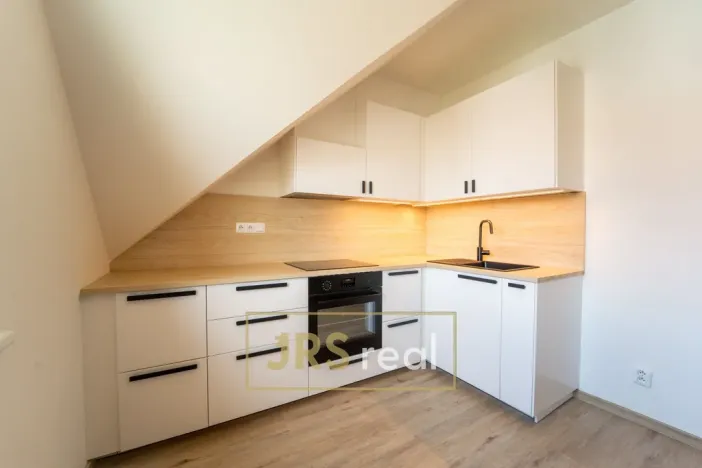 Prodej bytu 3+1, Hustopeče, Gen. Peřiny, 78 m2