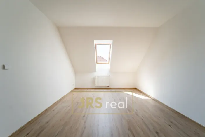 Prodej bytu 3+1, Hustopeče, Gen. Peřiny, 78 m2