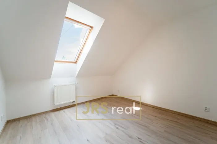 Prodej bytu 3+1, Hustopeče, Gen. Peřiny, 78 m2