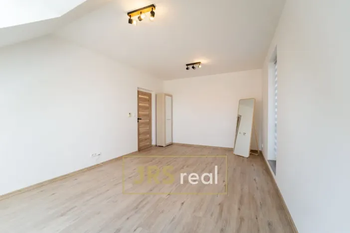 Prodej bytu 3+1, Hustopeče, Gen. Peřiny, 78 m2