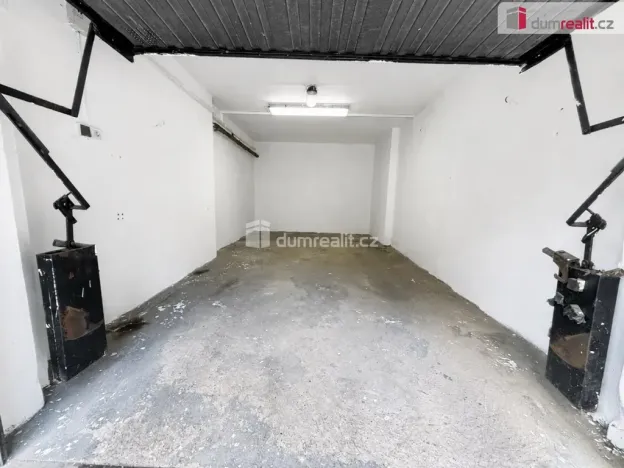 Pronájem garáže, Teplice, Třebízského, 21 m2