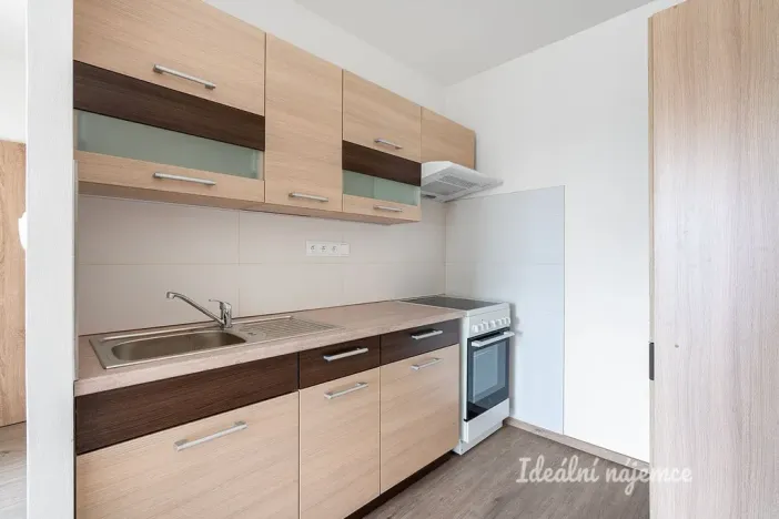 Pronájem bytu 2+kk, Praha, Petržílkova, 48 m2