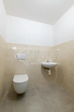 Pronájem obchodního prostoru, Nový Jičín, Masarykovo nám., 470 m2