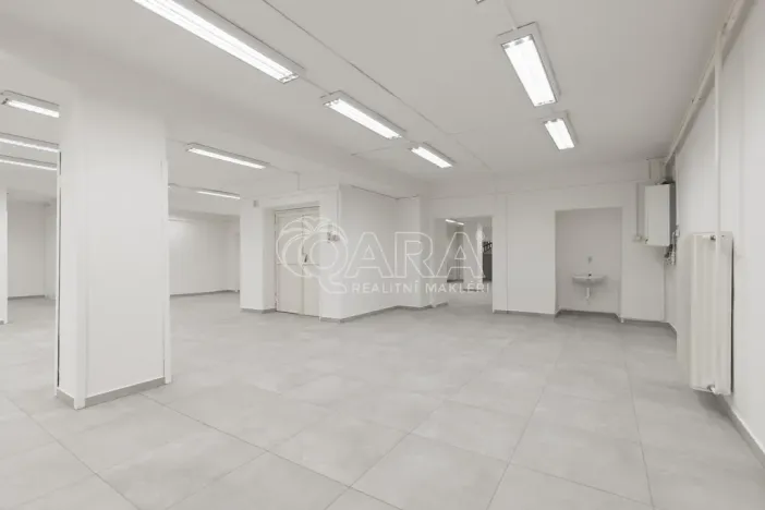 Pronájem obchodního prostoru, Nový Jičín, Masarykovo nám., 470 m2