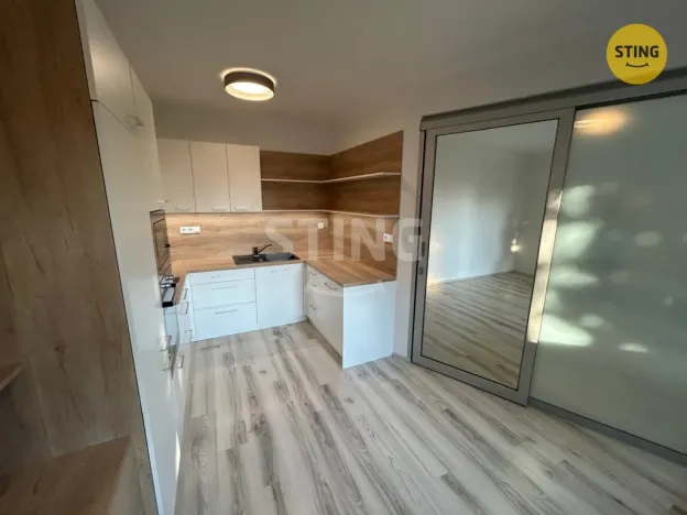 Pronájem bytu 1+1, Pardubice, U Sportovní školy, 50 m2