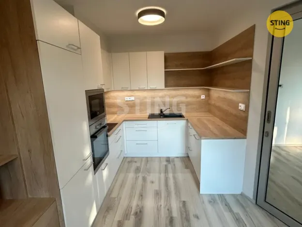 Pronájem bytu 1+1, Pardubice, U Sportovní školy, 50 m2
