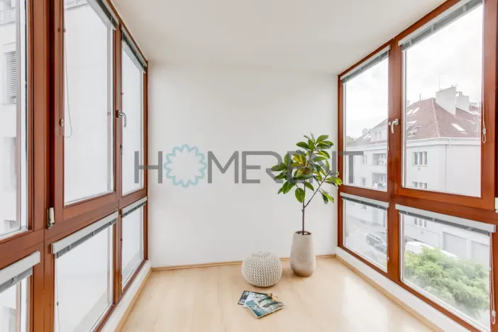 Pronájem bytu 2+kk, Praha - Podolí, Brabcova, 52 m2