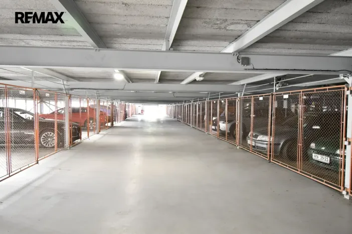 Prodej garážového stání, Hradec Králové - Nový Hradec Králové, Mrštíkova, 13 m2