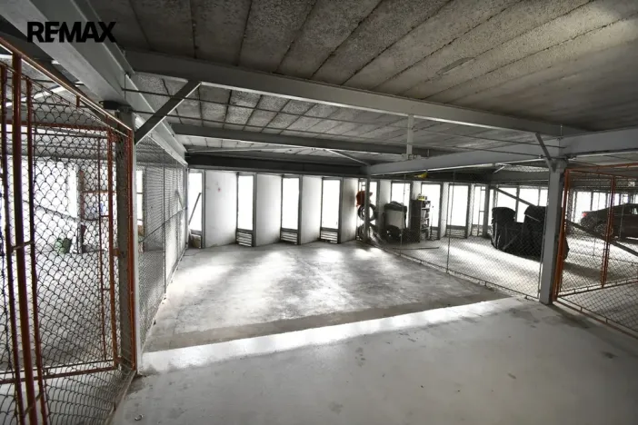 Prodej garážového stání, Hradec Králové - Nový Hradec Králové, Mrštíkova, 13 m2