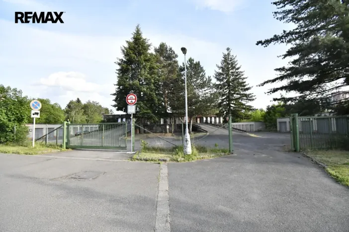 Prodej garážového stání, Hradec Králové - Nový Hradec Králové, Mrštíkova, 13 m2