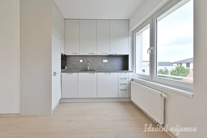 Pronájem bytu 2+kk, Brno - Slatina, Kobylnická, 34 m2