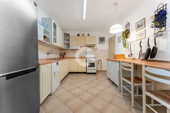 Prodej atypického bytu, Lukoveček, Ohrádky II, 185 m2