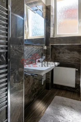 Prodej bytu 3+1, Karlovy Vary, Poděbradská, 101 m2