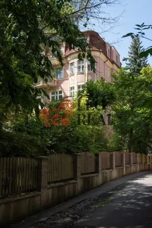 Prodej bytu 3+1, Karlovy Vary, Poděbradská, 101 m2