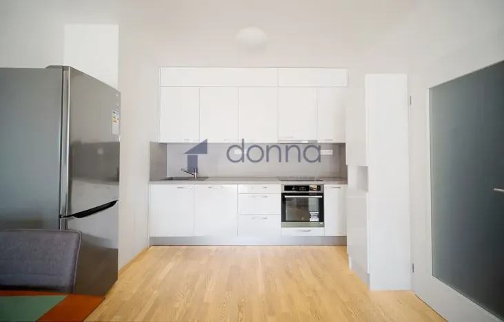 Pronájem bytu 2+kk, Praha, Pod stolovou horou, 57 m2