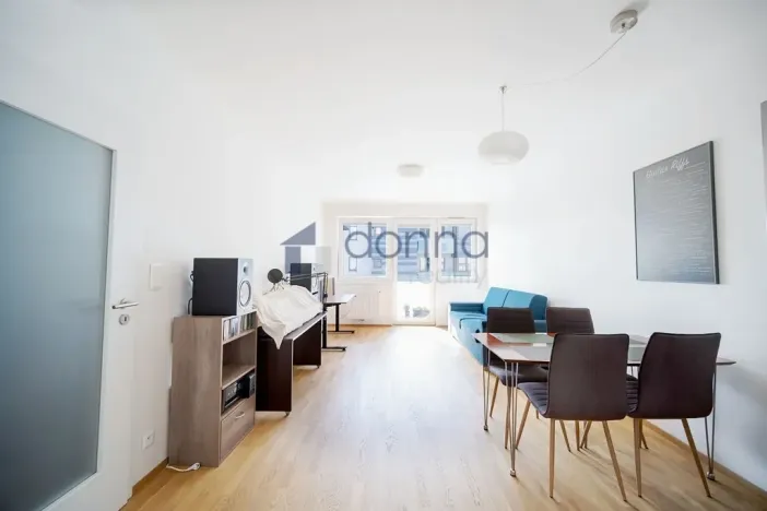Pronájem bytu 2+kk, Praha, Pod stolovou horou, 57 m2