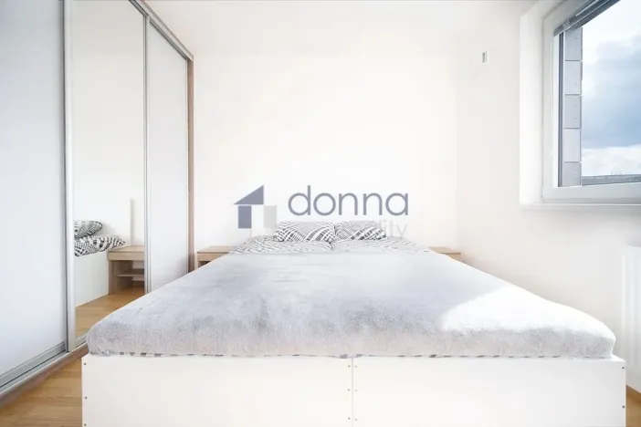 Pronájem bytu 2+kk, Praha, Pod stolovou horou, 57 m2