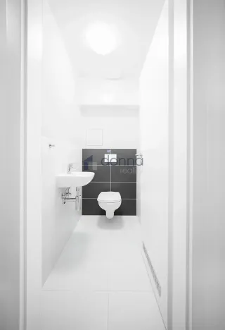 Pronájem bytu 2+kk, Praha, Pod stolovou horou, 57 m2