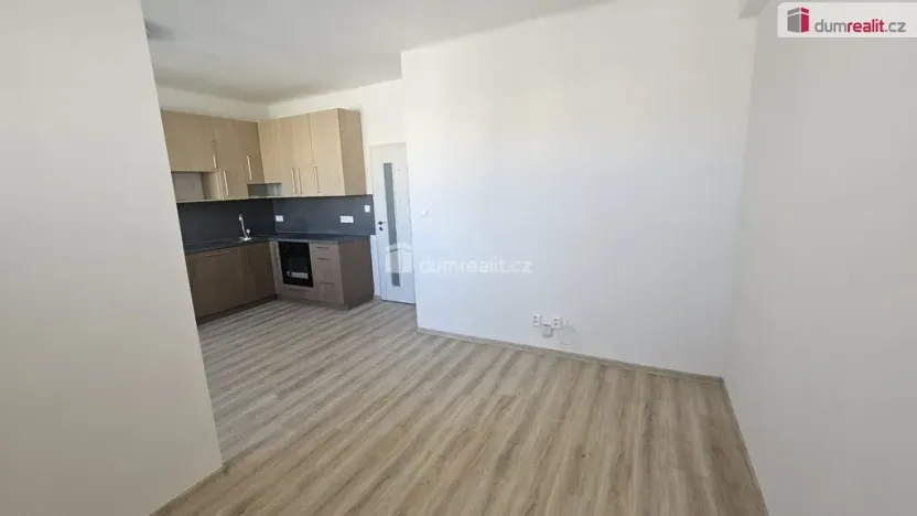 Pronájem bytu 2+kk, Praha - Holešovice, Osadní, 46 m2