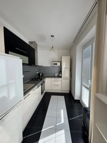 Pronájem bytu 2+1, Hradec Králové, třída SNP, 55 m2