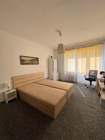 Pronájem bytu 2+1, Hradec Králové, třída SNP, 55 m2