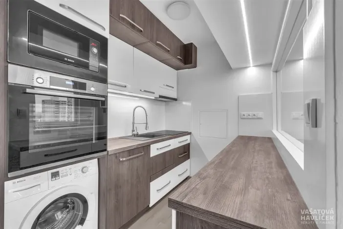 Pronájem bytu 2+kk, Hradec Králové, Veverkova, 36 m2