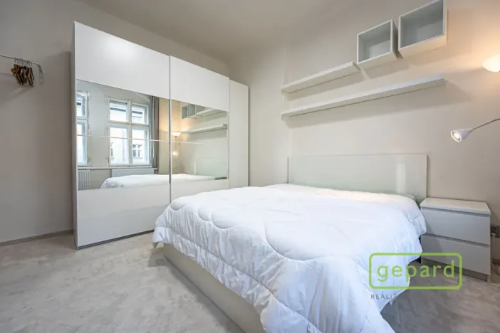 Pronájem bytu 2+kk, Praha - Smíchov, Grafická, 54 m2