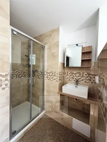 Pronájem bytu 2+1, Karlovy Vary, Šumavská, 50 m2