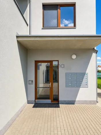Pronájem bytu 2+kk, Praha, U Hostavického potoka, 56 m2