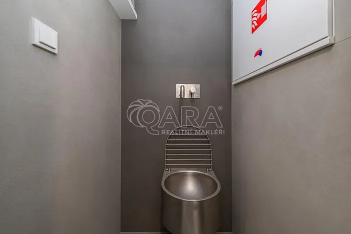 Pronájem obchodního prostoru, Praha - Žižkov, Jeseniova, 240 m2