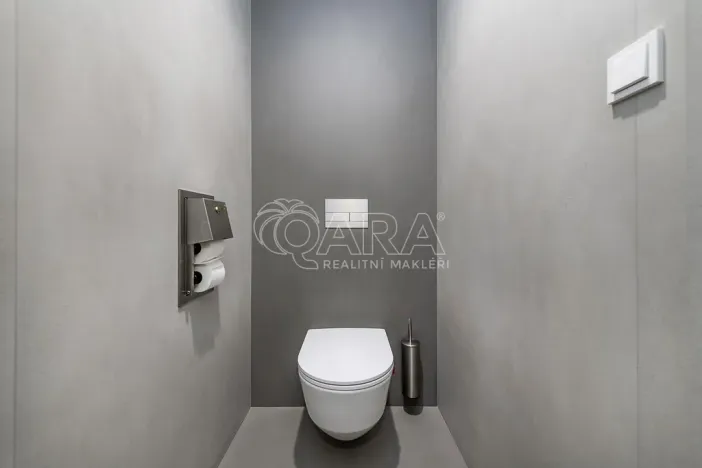 Pronájem obchodního prostoru, Praha - Žižkov, Jeseniova, 240 m2