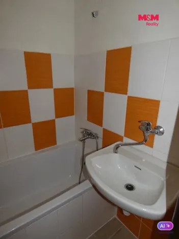 Pronájem bytu 2+1, Louny, 28. října, 56 m2