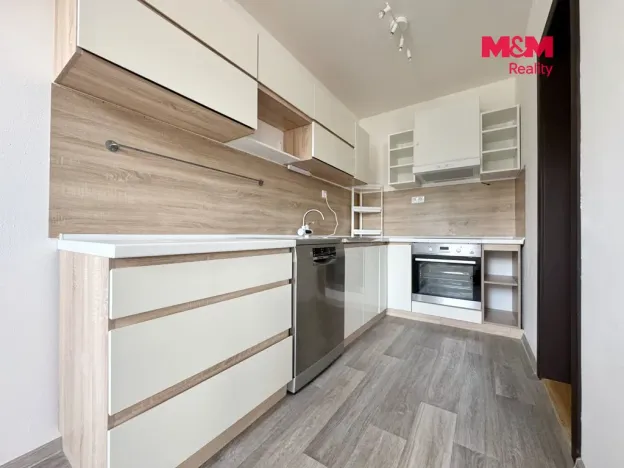 Pronájem bytu 2+kk, Bzenec, náměstí Svobody, 51 m2