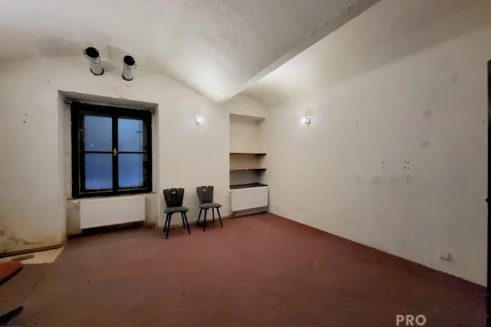 Pronájem obchodního prostoru, Praha, Petřínská, 135 m2
