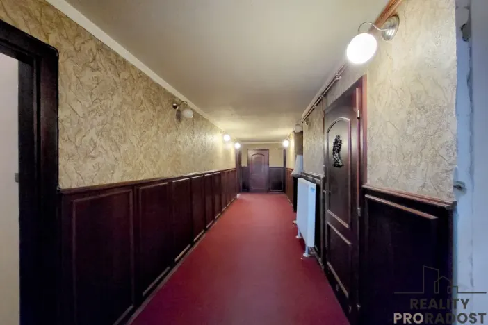 Pronájem obchodního prostoru, Praha, Petřínská, 135 m2