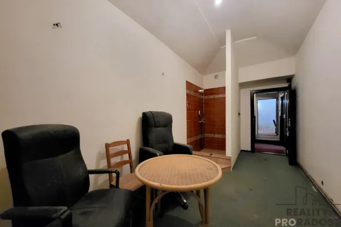 Pronájem obchodního prostoru, Praha, Petřínská, 135 m2