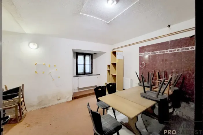 Pronájem obchodního prostoru, Praha, Petřínská, 135 m2