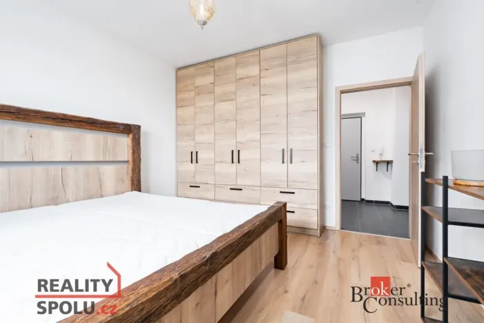 Pronájem bytu 3+kk, Plzeň - Jižní Předměstí, Poděbradova, 70 m2