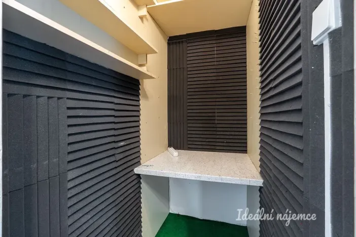 Pronájem bytu 3+1, Praha - Kobylisy, Chotovická, 71 m2