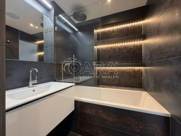 Pronájem bytu 2+1, Praha - Vinohrady, Vocelova, 83 m2