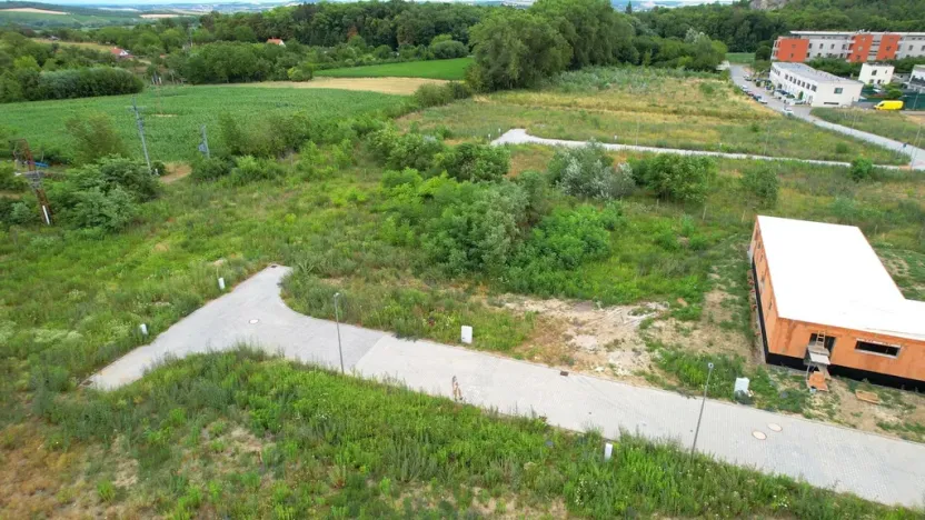 Prodej pozemku, Mikulov, Slovácké brigády, 721 m2