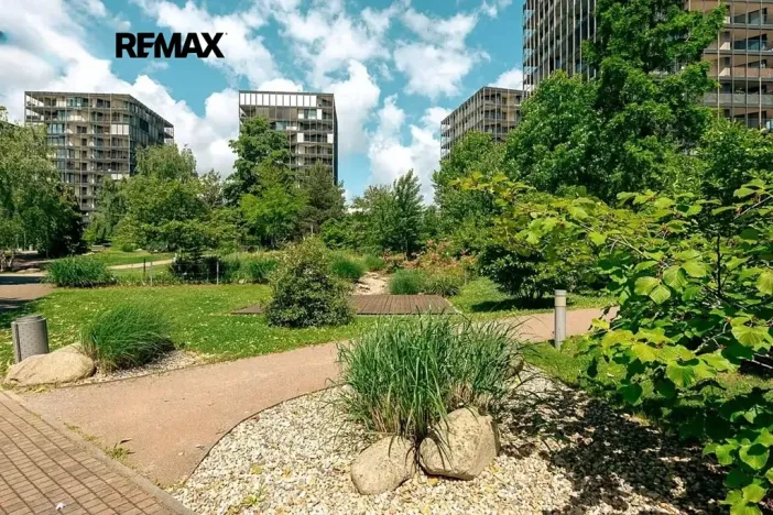 Prodej bytu 1+kk, Praha - Žižkov, Ke kapslovně, 38 m2